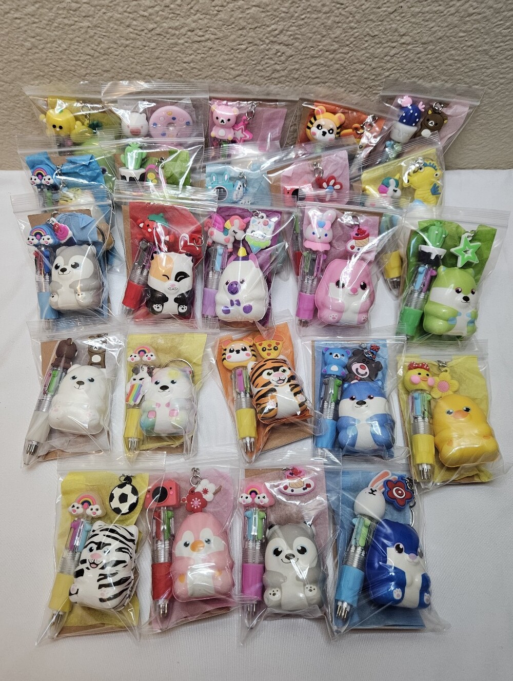 Set of 4 Bags | Squishy, 4-Color Pen, Keychain & Thank You Card NEW | Favor Bags